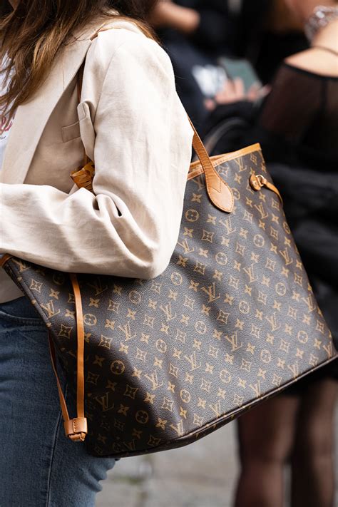 lv neerfull gm|neverfull gm price.